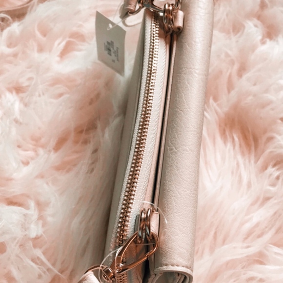 MEGA SALE! 2 in 1 Ivory Crossbody Bag - Picture 5 of 8